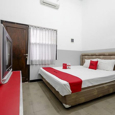 Reddoorz @ Prambanan Timur Raya Semarang Bagian luar foto