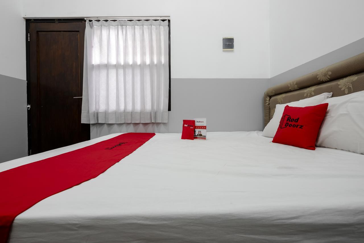 Reddoorz @ Prambanan Timur Raya Semarang Bagian luar foto