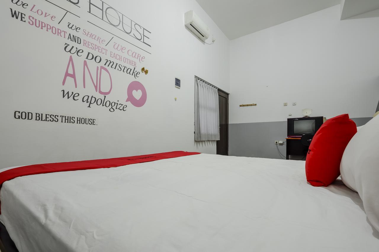 Reddoorz @ Prambanan Timur Raya Semarang Bagian luar foto