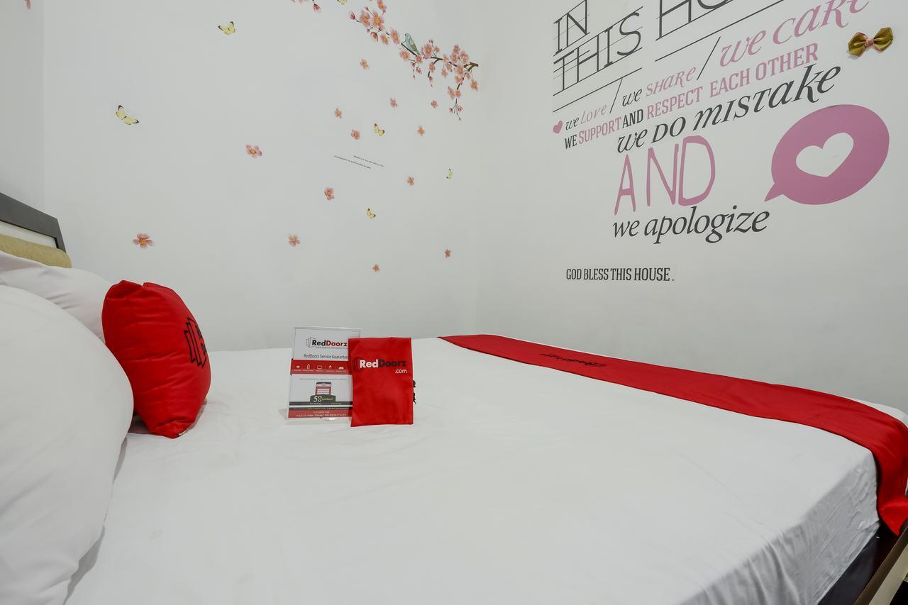 Reddoorz @ Prambanan Timur Raya Semarang Bagian luar foto